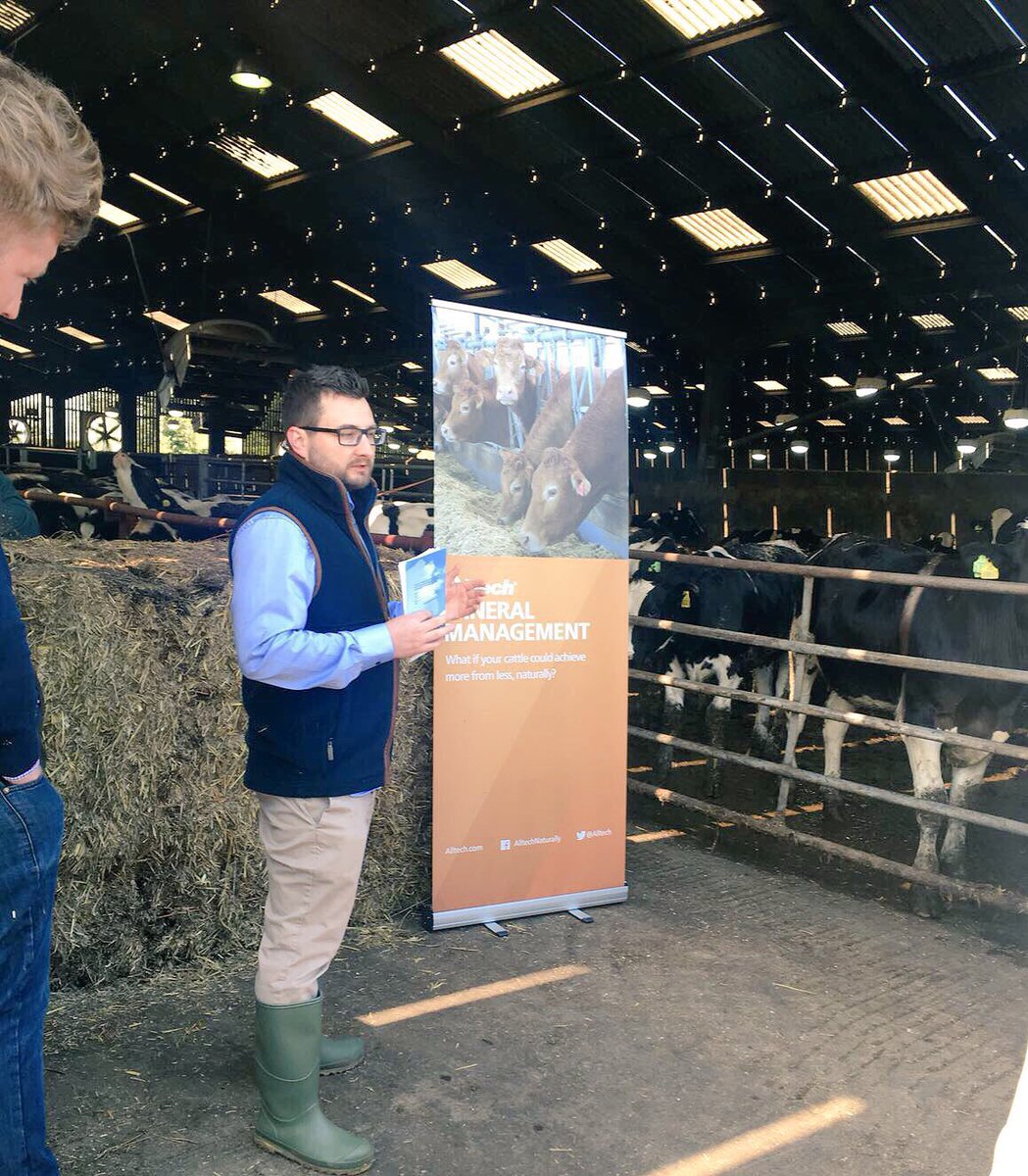 AlltechUK's tweet image. Jason Flint from Alltech discussing the importance of mineral management to maximise rumen health and FCE during today's tour of #StraightLineBeef @robdvet #SmartFeeding #precisionbeef