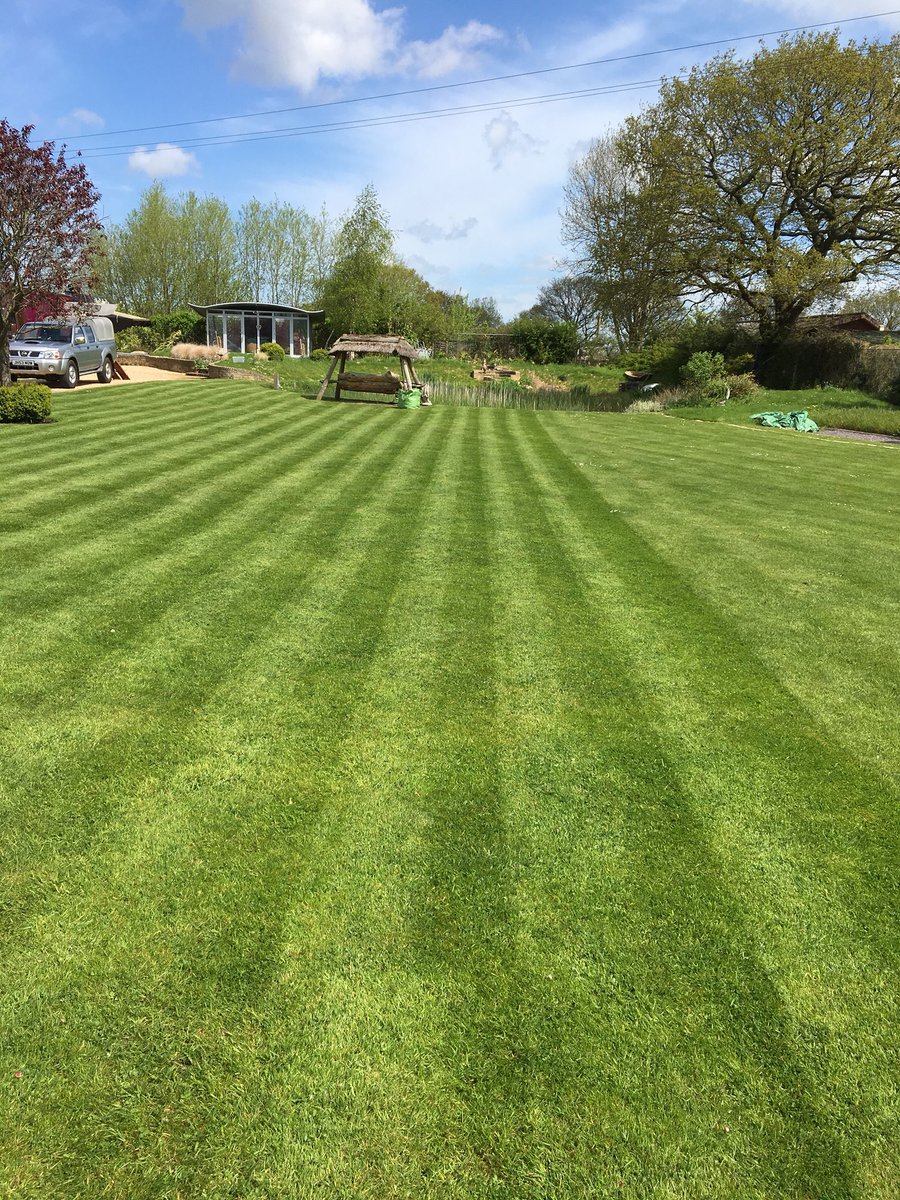 revvit1's tweet photo. Did you know as a contractor you need a licence to mow grass commercially !! https://t.co/Ol8nIVJEqZ