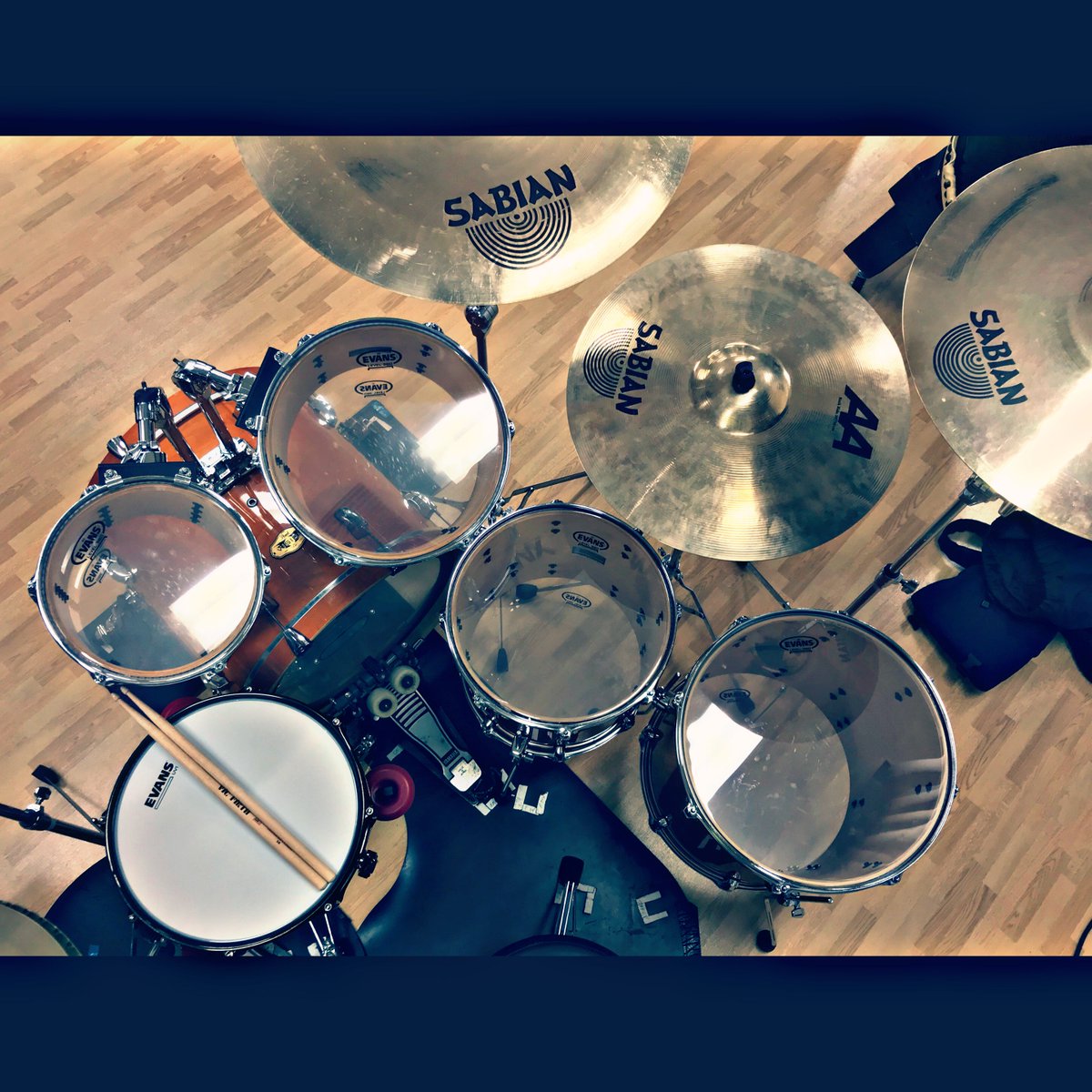 corepercussion's tweet photo. #俺のドラムセットかっこいい選手権
鼓和のドラムセット
演出や演目によって使い分けてます
#鼓和 #core #pearldrums #evansdrumheads #crystalbeat #led #leddrum
『鼓和Instagram』
https://t.co/KccS94uqul https://t.co/DYWIHz2jyX