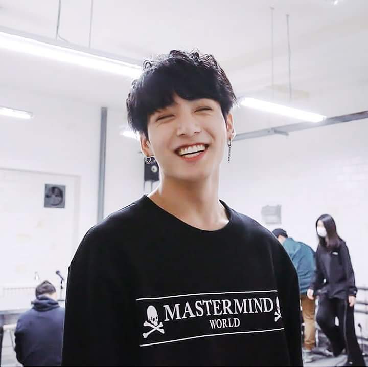 AnTran1307's tweet photo. Yêu quá đi thôi 😍😍😍😍😍❤❤❤❤❤❤❤❤❤  #JUNGKOOK
#THOSFansBTS3M
#FavGlobalMusicBTS
@BTS_twt 
#PremiosMTVMiaw #MTVBRKPOPBTS https://t.co/rkDqkoULHb