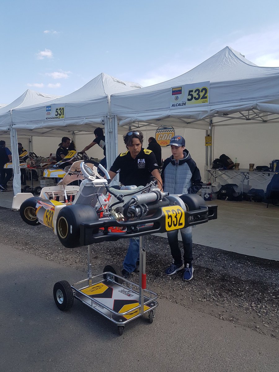 AlcaldeArturo's tweet photo. Listo mi bolido #ExpritRacing - #VortexEngine para iniciar practicas desde hoy en #SologneKarting, en ocasion de Carrera 1 del #CIKFIAAcademyTrophy.
#FIAKartingChampionship https://t.co/KRYYhl3htS