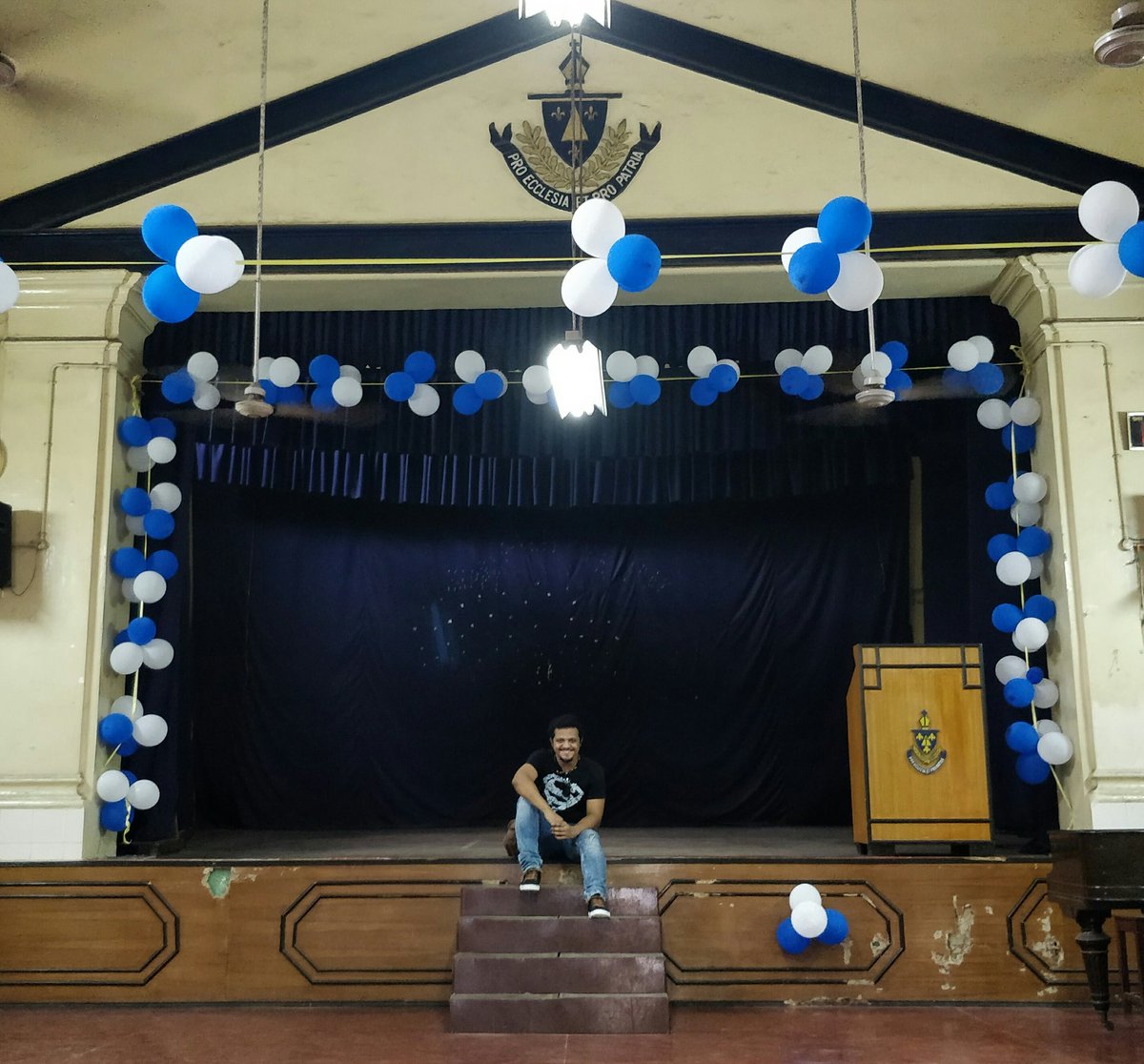 iamAmazingDavid's tweet photo. So, as fate would have it, I found myself infront of the first stage I ever performed Magic on... the stage of the St. James' School Hall...
#AmazingDavid #BelieveInMagic #illusionist #TheShowGoesOn #Kolkata #KolkataIllusionist https://t.co/Tp6NTnrcDm
