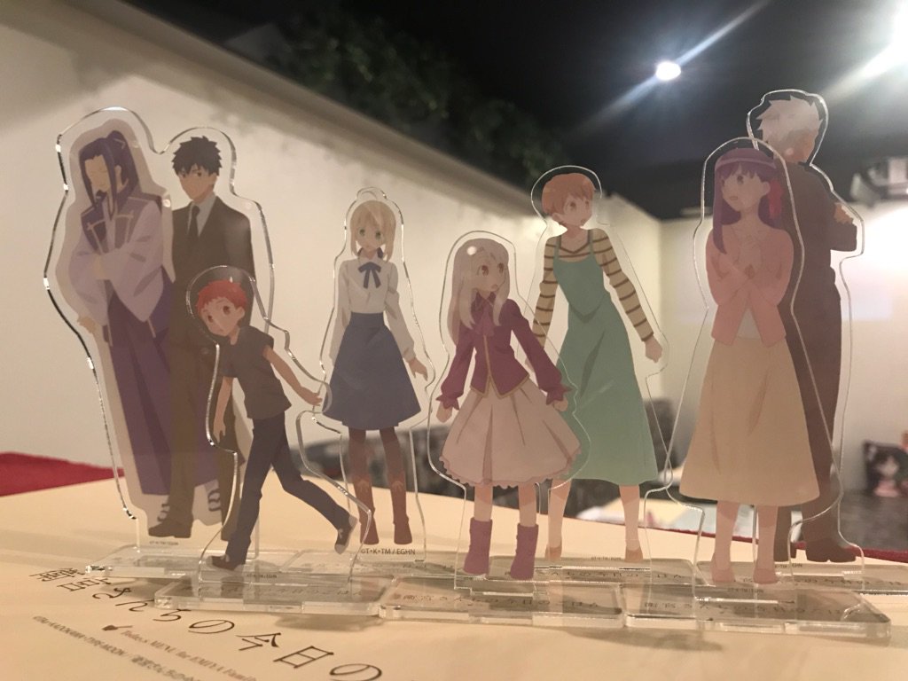Ufotable Dining 新規販売グッズのお知らせ 衛宮さんちの今日のごはんエンディングアクリルスタンド Bパック が明日5 4 金 より発売開始です Aパック のお取り扱いも引き続きございます ダイニングの席予約が無くてもご購入できますので