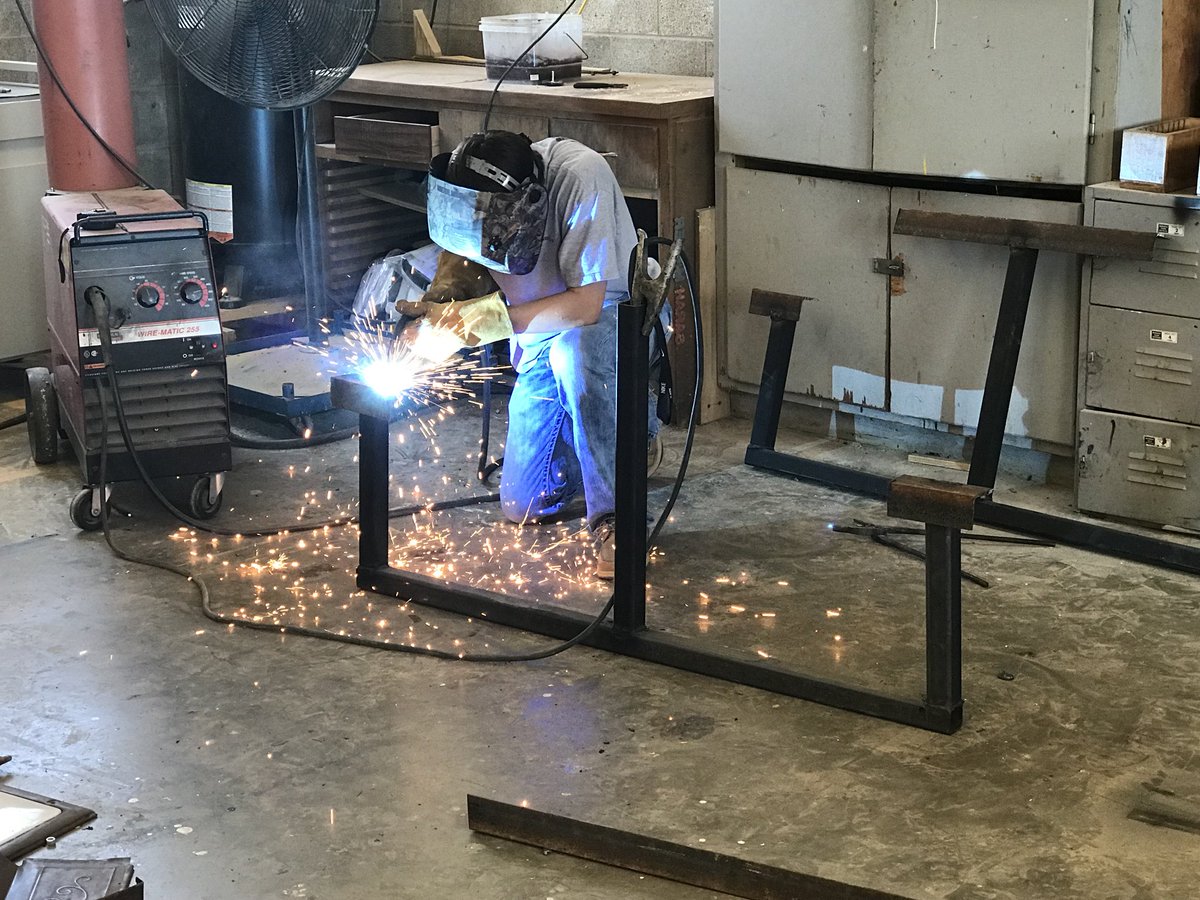rylynsmall's tweet photo. Decker Dunn building a picnic table. Really impressed with the precision this student has. #getyourweldon #flylikeanEPeagle #teachag #moteachag https://t.co/BJ2fRB0sGF