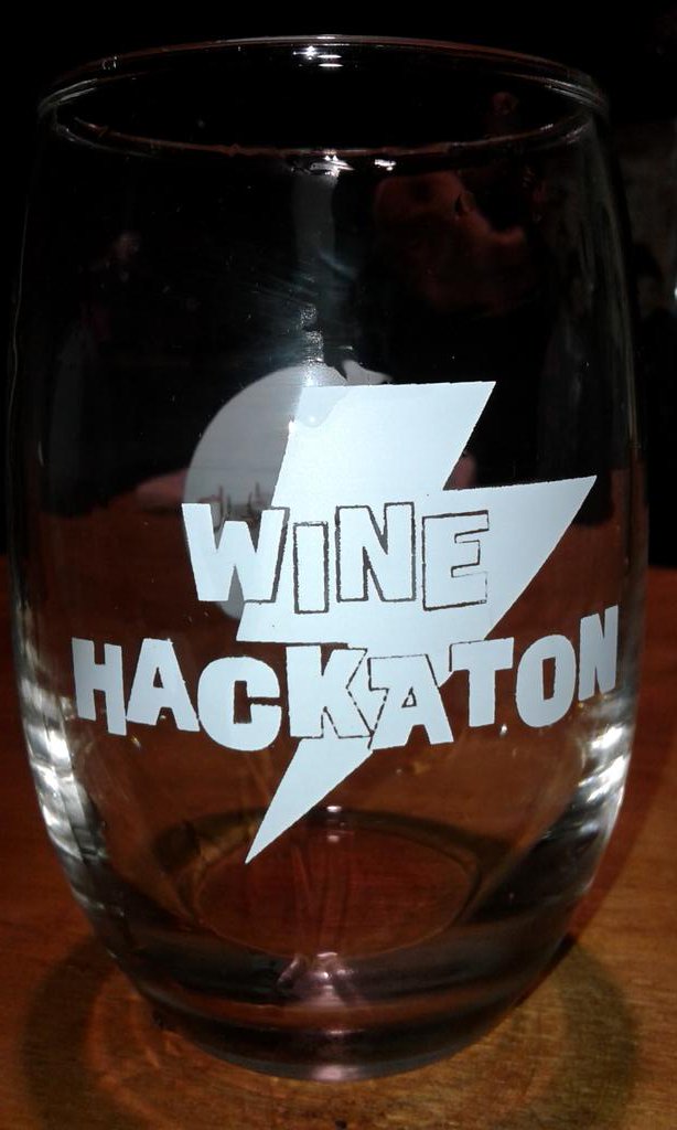 LuzPeruzzi's tweet photo. Copas sin tallo para el #winehackaton #enjoymalbec @WineHackaton @AchaClub en @CCKonex . 
SON TODO TERRENO! https://t.co/XomNJjdI1N
