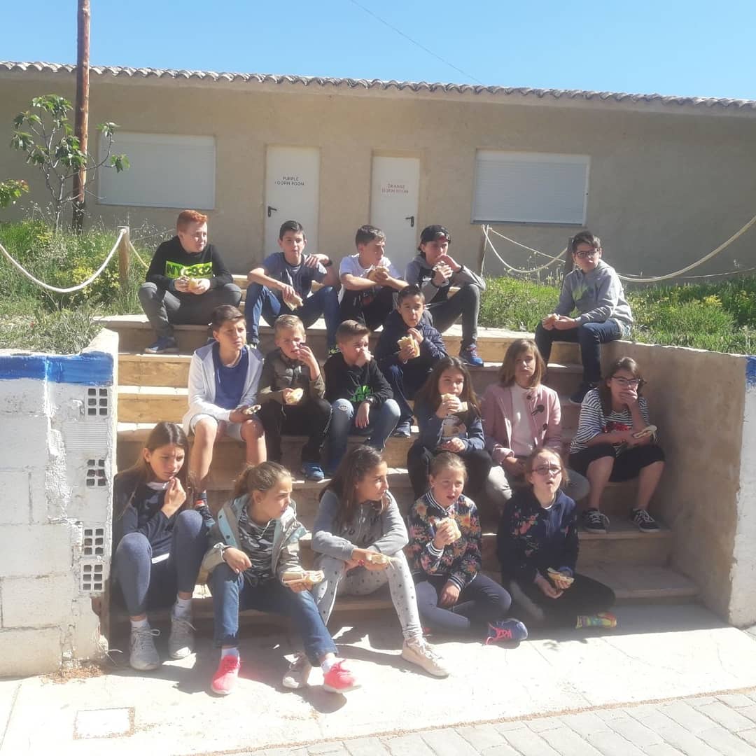 cole_sagrada's tweet photo. Segona jornada de 5é i 6é al Campus de #moragete. Enjoy it! 🇬🇧 😊 @SevalMajo @RuizCliment @neuetes6 @Evitalli @mercedes_s_ @BernardoyMarta @begogras @AngelSAFAM @safammercedes @merchegarrigues @ClariCristina https://t.co/BzNbVy7R7K