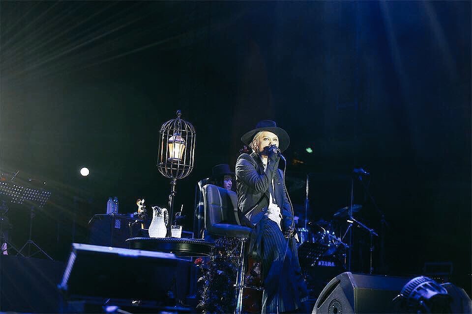 ayaka__666's tweet photo. é»ããµASIAãã€ï¿œï¿œï¿œã¹ã¿ã§ã©ã€ãé
ä¿¡ããŠãããðð
HYDEããã®æå£°èŽããŠããããðâ€ïž
å¹åŒµ2daysãèã£ãŠããð
#HYDE #hyed #é»ããµ #ASIA #ã©ã€ãé
ä¿¡ https://t.co/fD3Ty85hhg