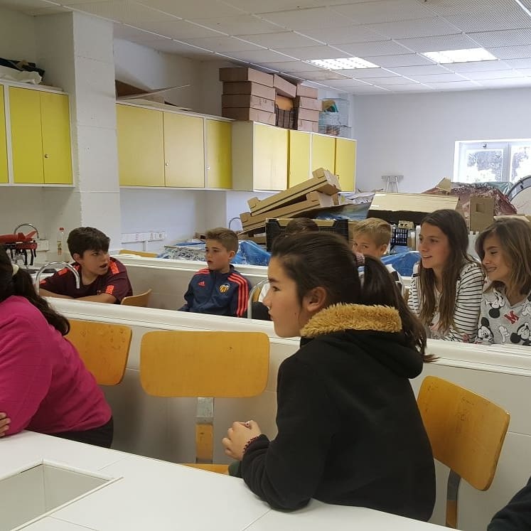 cole_sagrada's tweet photo. Segona jornada de 5é i 6é al Campus de #moragete. Enjoy it! 🇬🇧 😊 @SevalMajo @RuizCliment @neuetes6 @Evitalli @mercedes_s_ @BernardoyMarta @begogras @AngelSAFAM @safammercedes @merchegarrigues @ClariCristina https://t.co/BzNbVy7R7K