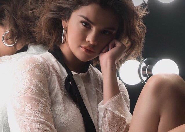 LookAtHerN0w's tweet photo. 7 days until #BackToYou is out!!! I’m so ready for new music 😍 #BackToYouOutIn7Days @selenagomez @SelenaFanClub https://t.co/0JoCVdAKbF