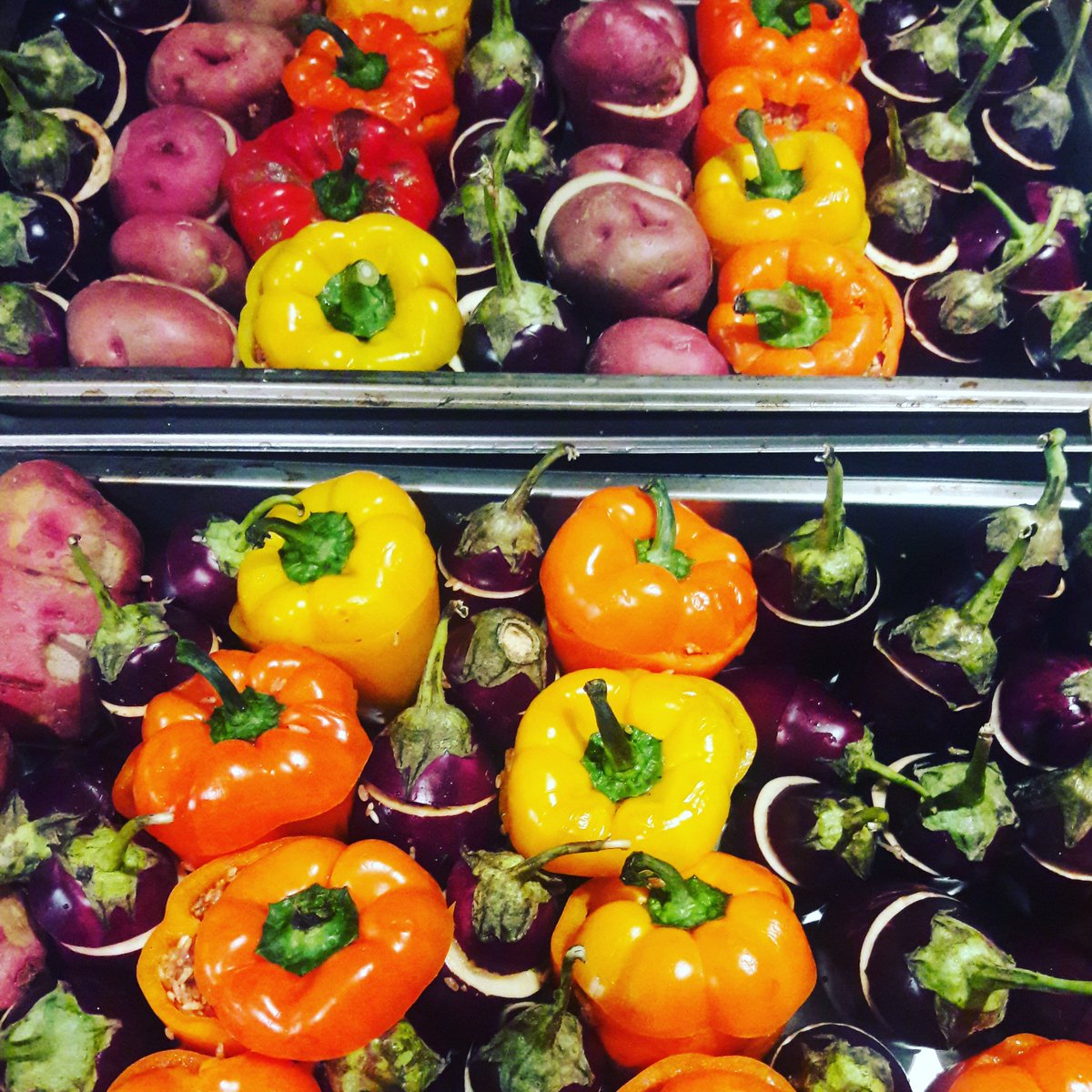 SAMBUXANYC's tweet photo. Who doesn't love MA3SHI ("Stuffed") Veggies stuffed with rice. #vegan #teamvegan this one is for you!
๐๐ถ๐
๐๐ถ๐
.
.
.
#theworldsfare #sudan #southsudan #sudanesefood #neversamosaless #samostess #samosanyc #sambuxa #nycsamosa #sambusak #patties #meatpie #fatayer #bitesize #nyc https://t.co/vj7AMCNDjZ