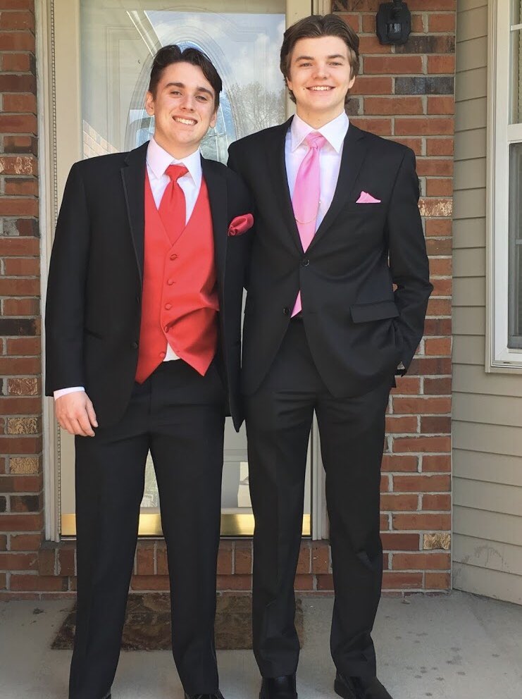 Stanleylucs's tweet photo. Happy bday buddy #mitted @twdailey98 https://t.co/d5Cv2hXIvT