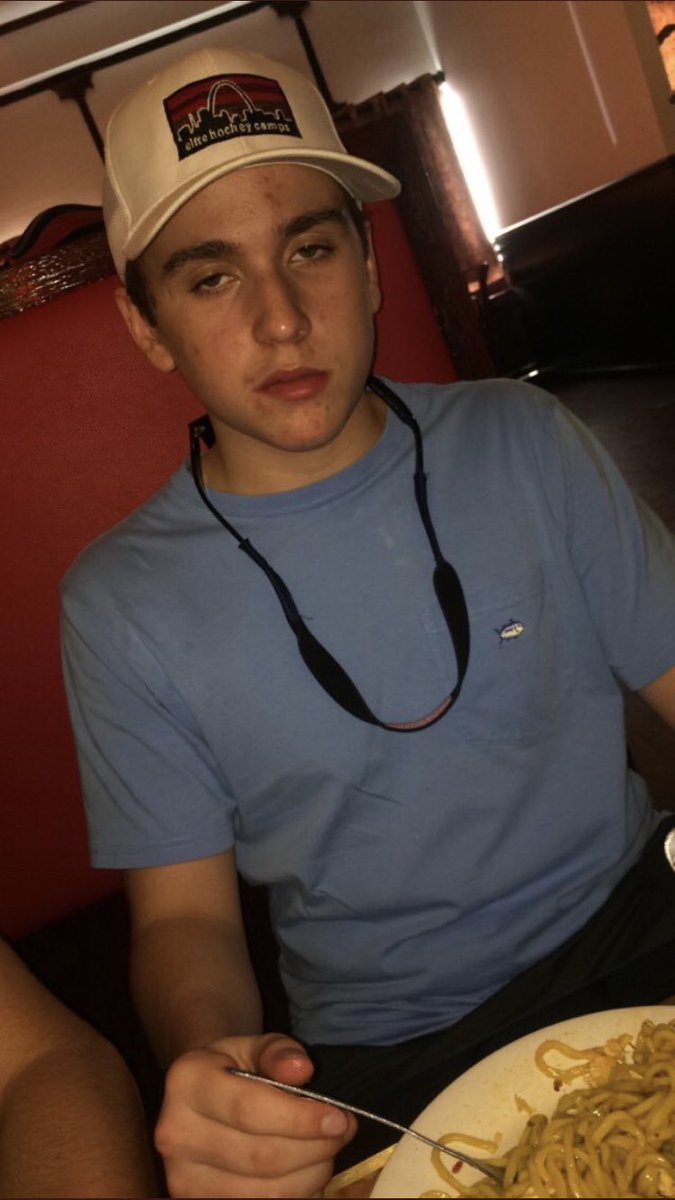 Stanleylucs's tweet photo. Happy bday buddy #mitted @twdailey98 https://t.co/d5Cv2hXIvT