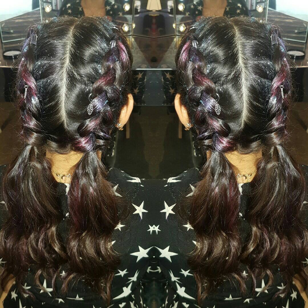 racoonintl's tweet image. With festival season in full swing..
Cool hair up is all the rage.
Take the fear out of dressing long hair with our specialist hair up courses.
Contact HQ for dates and get confident in being cool. 

#hairinspo #hairup #haircourse