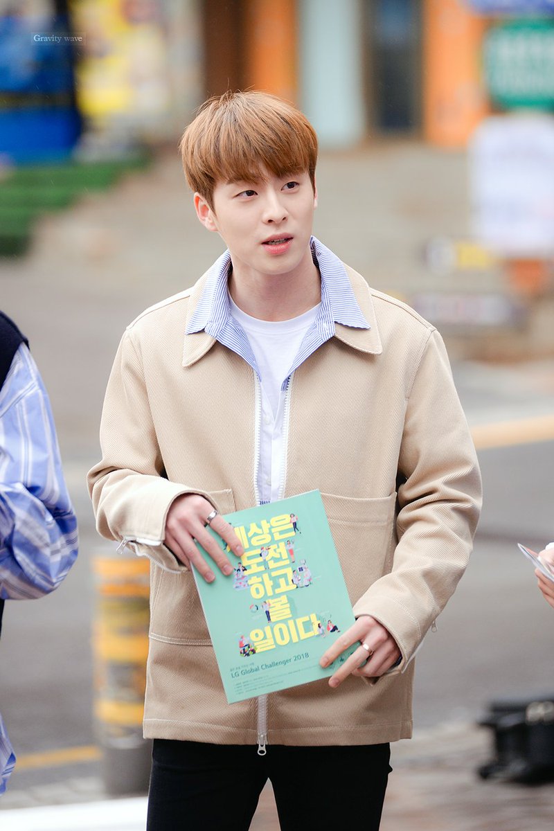 gravitywave_'s tweet photo. 세상은 도전하고 승석볼일이다(?) #오승석 #허니스트 #HONEYST
https://t.co/jI3QuGi2F0 https://t.co/TRdLmAJn64 https://t.co/xapOJsmZ3d https://t.co/ydHs7tWFeC