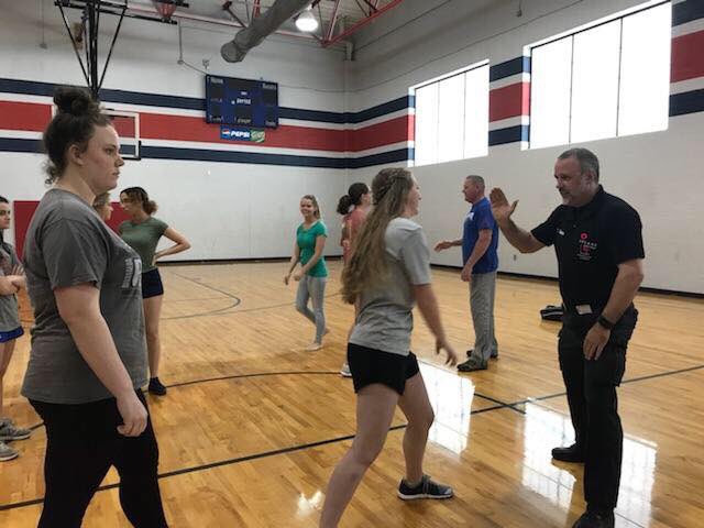 whhhspats's tweet photo. Thanks to White House PD for hosting their annual self-defense class for Heritage ladies yesterday! #community #dontmesswiththesegirls https://t.co/JGAZOUg0he