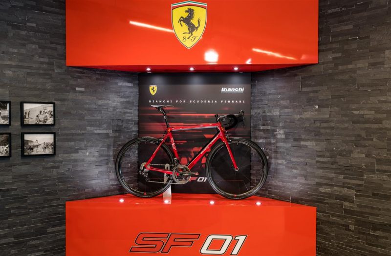 Om alvast in de Giro-stemming te komen: 100% Italiaanse fietsen.

fiets.nl/2018/05/03/100…