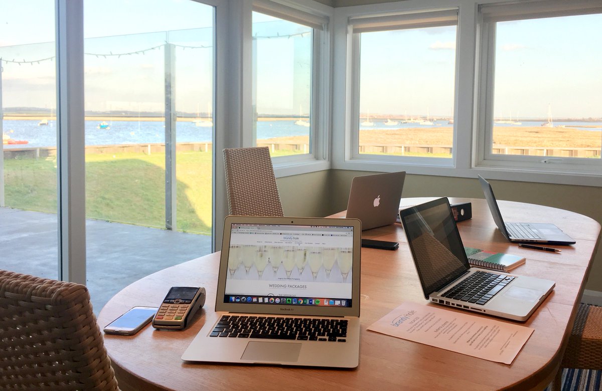 #BrandyHole: the perfect #venue for #business or #corporate events. Ideal for interviews, board meetings &amp; business lunches, or larger events such as: marketing events &amp; product launches, conferences, presentations &amp; team building events. brandyhole.com/business-corpo…