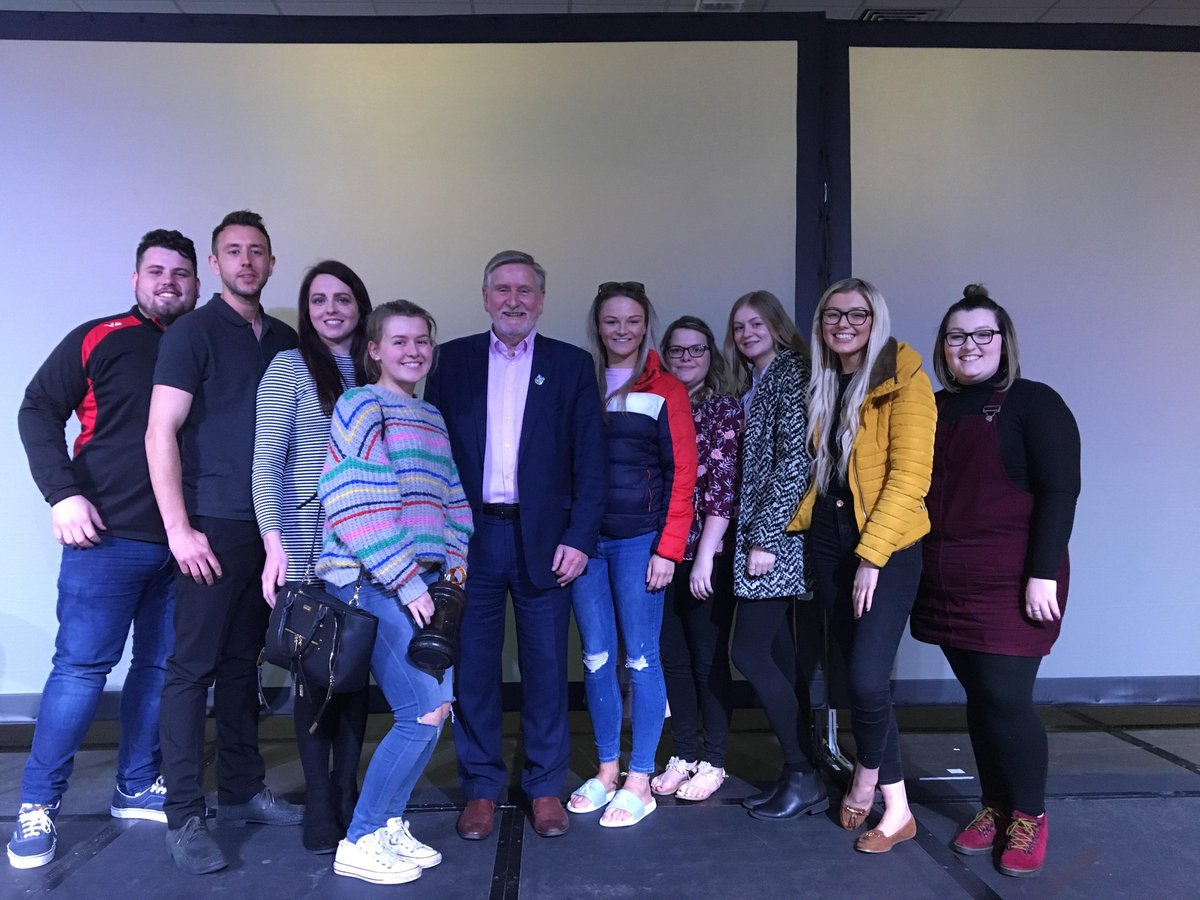 bexheartsu's tweet photo. Great day at the Aiming for Excellence conference. Massively inspired by Professor Graham Donaldson. Managed to get picture with the man I have written thousands of words about this year!! #afeathrofa https://t.co/hSAVy4R7ih