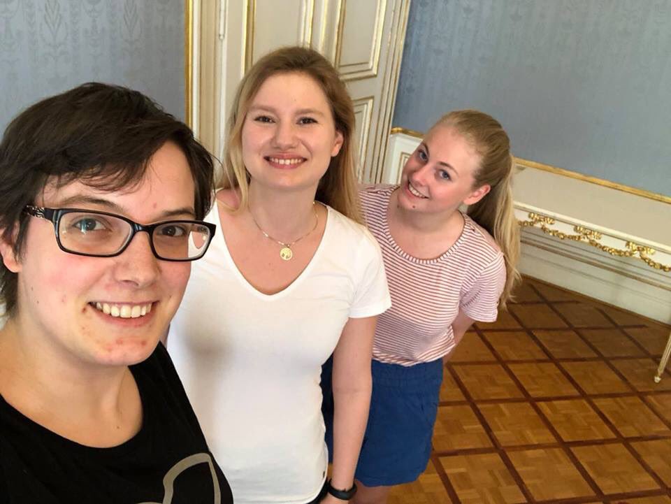 BundesOeH's tweet photo. Gestern im Wissenschaftsministerium haben wir vor allem über unsere derzeit laufende Kampagne, unsere Maturant_innenberatung und das Studierendenheimgesetz gesprochen. Heute im BMVIT ging es um das österreichweite Studi-Ticket sowie die Fahrradinfrastruktur an den Hochschulen. https://t.co/uqdqAedYqF