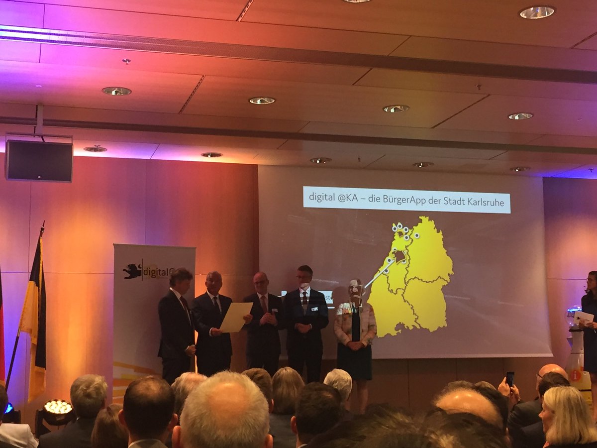 #Karlsruhe hat beim Ideenwettbewerb „Digitale Zukunftskommune@bw“ gewonnen und wird Modellkommune! 🍾🎉

<a href="/IMbawue/">Innenministerium BW</a> <a href="/Stadt_Karlsruhe/">Stadt Karlsruhe</a> 
#KarlsruheDigital #Zukunftskommune