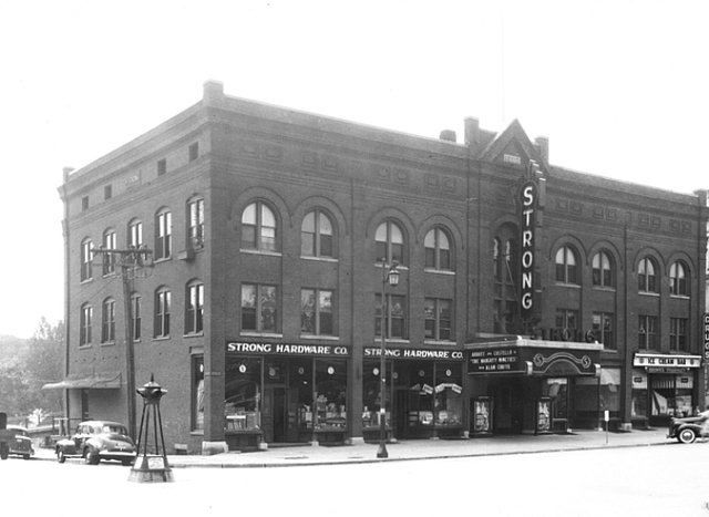 mappingvermont's tweet photo. #tbt to the Strong Theater in #btv in 1919. Corner of South Winooski and Main- burned in 1971. #sanbornmaps #vt https://t.co/9nPKQQwbri https://t.co/O51eQyUp55