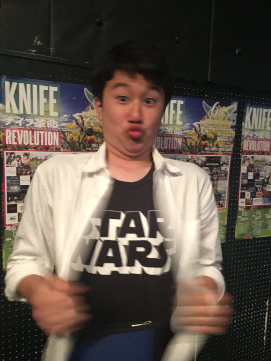 Kenjya_Time_'s tweet photo. 春ナイフ初日ありがとうございました！！
今までにないくらいお客さんがいて盛り上がりもすごかったです！！
対バンした皆さん、来てくださったお客さん、リプルスタッフの皆さん、写真を撮ってくださったにしきパパさん、ありがとうございました！！ https://t.co/o2vdxLmtSs