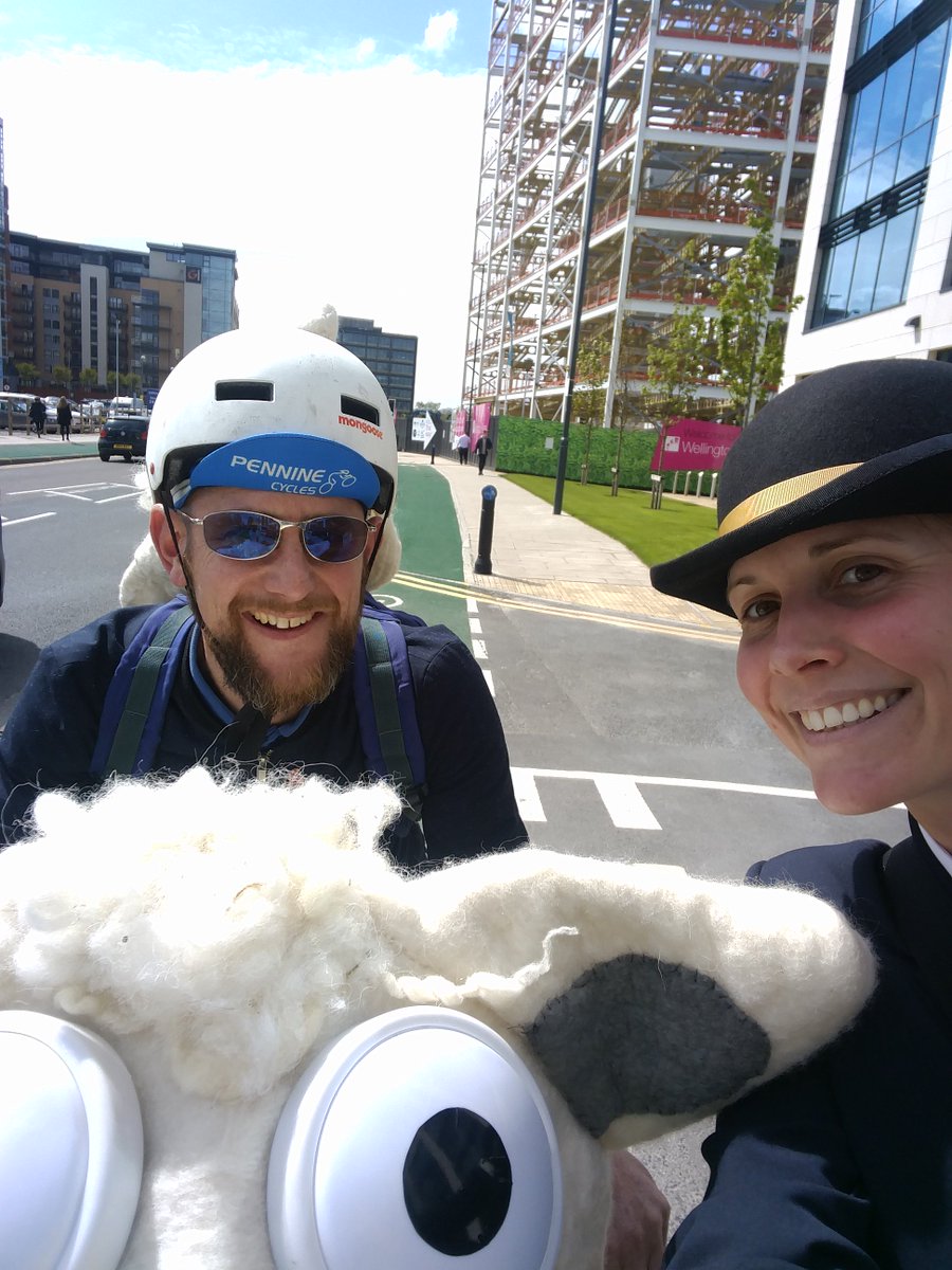 LeedsBID's tweet photo. One of our #WelcomeAmbassadors getting into the @letouryorkshire spirit 🚵‍♀️#TourDeYorkshire2018 https://t.co/rNsanWl3ys