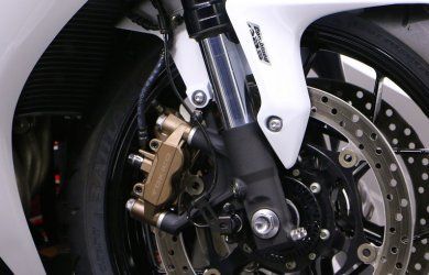 HappyWrench's tweet image. How to Change Your Motorcycle Brake Fluid (and Bleeding the Brake Lines) - Please Retweet HappyWrench.com buff.ly/2FGgWt6