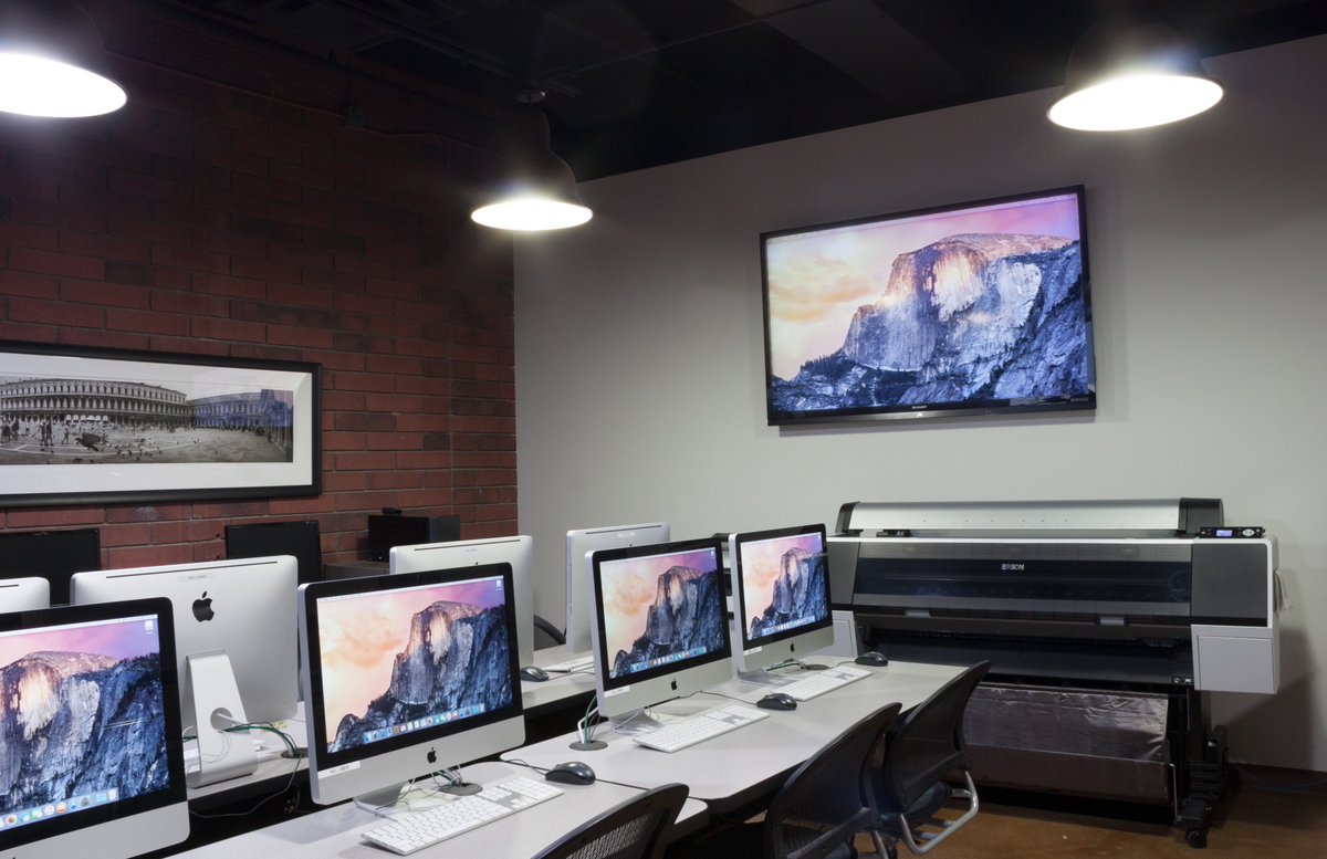 ArtBeatMagazine's tweet photo. Destination: Art! @artintersection Art Intersection - Arizona welcomes amateur, student, professional photographer/artist and art enthusiasts to their gallery & creative lab! https://t.co/BaAiHxYDBX #arteverywhere #artintersection #ArtBeatMagazine #MustLoveArt #MustLoveCulture https://t.co/b7YhTlMyug