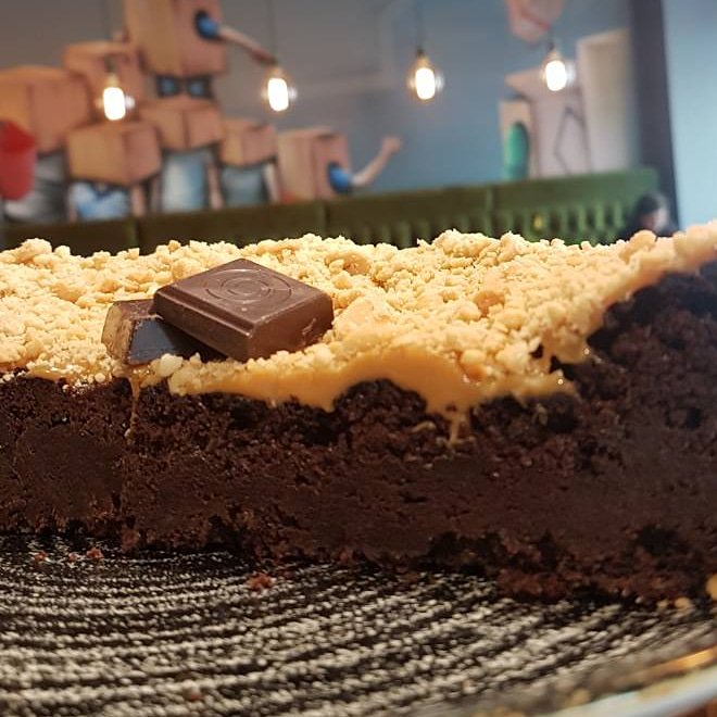 DeVibez_'s tweet photo. 🔝🔝🔝🔝🔝🔝🔝
Własnej produkcji #brownie bije dziś rekordy w kategorii #perfectcake
Dziękujemy Wam, że po zaledwie miesiącu uważacie nas za ulubioną lokalizację na śniadanie, kawę i deser..... https://t.co/eXf8rU6mHI