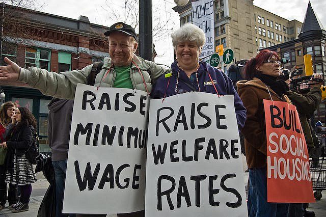 OfficialWebzine's tweet image. U.S. And European Activists Host #BreakTheFrackingCycle Demonstrations Across Four Countries e-socialist.com/environment/20…