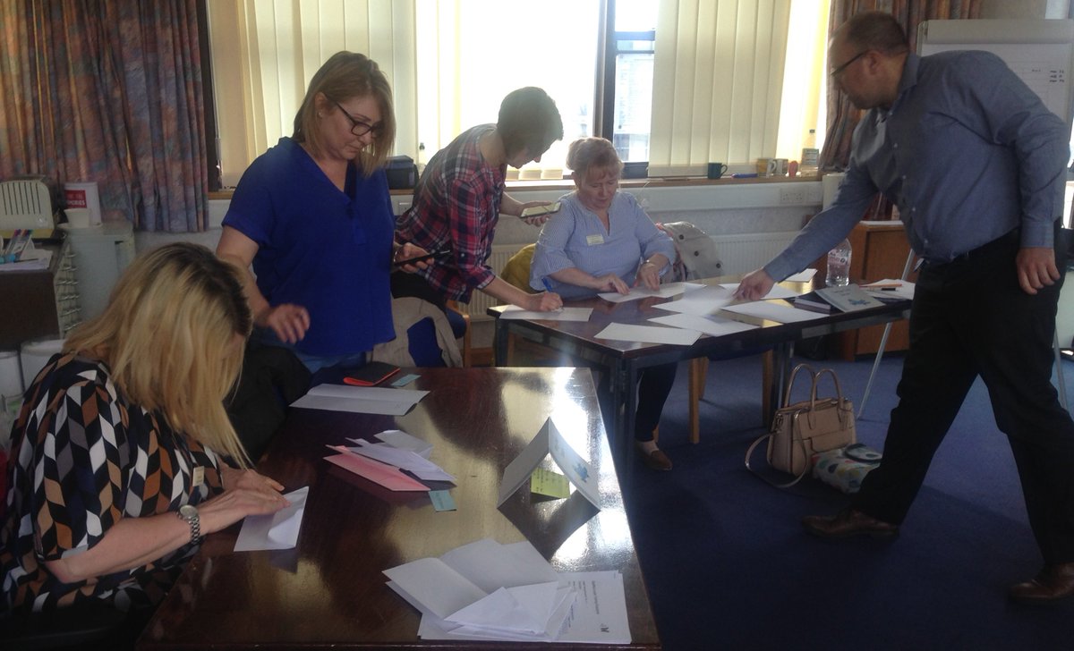 j_mott1's tweet photo. @nhsNETS working with @KpoMidyorks on Certified Leaders Training completing the aeroplane exercise. This is the quietest we have ever seen them!🤫 https://t.co/kj9Ij09uZY