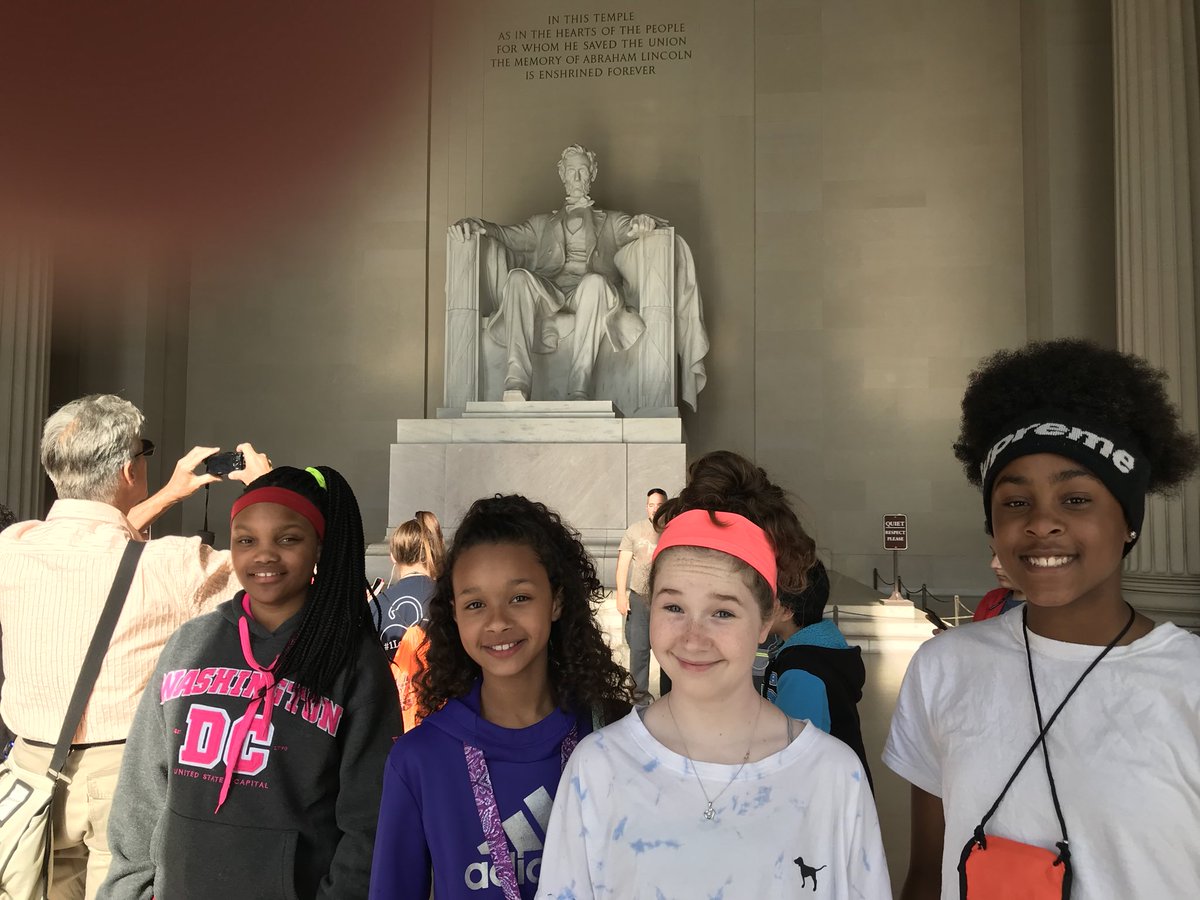 kgdoyle4's tweet photo. 1st stop of the day is the iconic Lincoln Memorial.  More monuments in the agenda today. #PCSMSTrip #learningisfun #Lincolnmemorial #thatsPCS https://t.co/EdCrNTHUTi