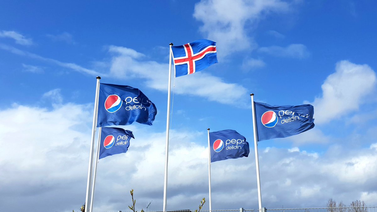 FCStjarnan's tweet image. Valdemar vallarstjóri hefur úrskurðað og komist að þeirri niðurstöðu að það sé LEIKDAGUR á Samsungvelli! Risaslagur! Stjarnan - Breiðablik kl.19:15 #InnMedBoltann