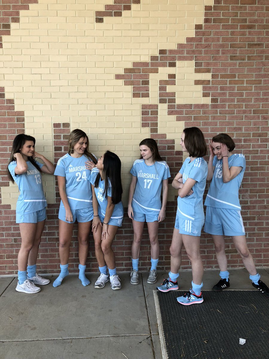 Come out to girls soccer senior night tonight at 6:30!!❤️💙 <a href="/_rachel_mcfaul/">Rachel McFaul</a> @avabir99 <a href="/sofiadev49/">Sofia Devin</a> @Elena_L19 @CorinnePT8