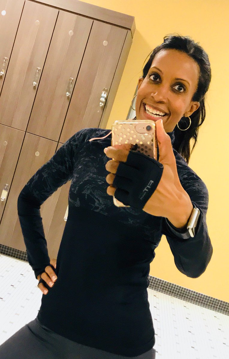 DrNinaWatson's tweet photo. Happy Thursday!!
Sometimes we are so focused on taking care of everyone else in our life that we neglect ourselves. Self- care is important! What will you do for yourself today? #wellness #selfcare #fitness #nutrition #fablectics @Fabletics https://t.co/0mttSFz8d1