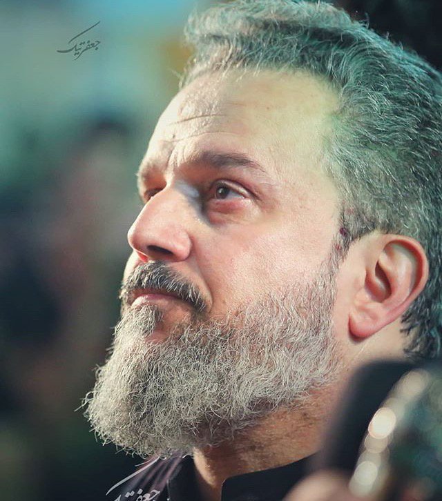 انه المتذوق اسمك بين وجداني..😍
اوشفت طاريك يجبر بيه نقصاني..💕
يمن ذكرك ملح بجروحي غذاني
وشربت دموعي حتى اشتدت اركاني..😔

❤️❤️
#باسم_الكربلائي
#ياحسين