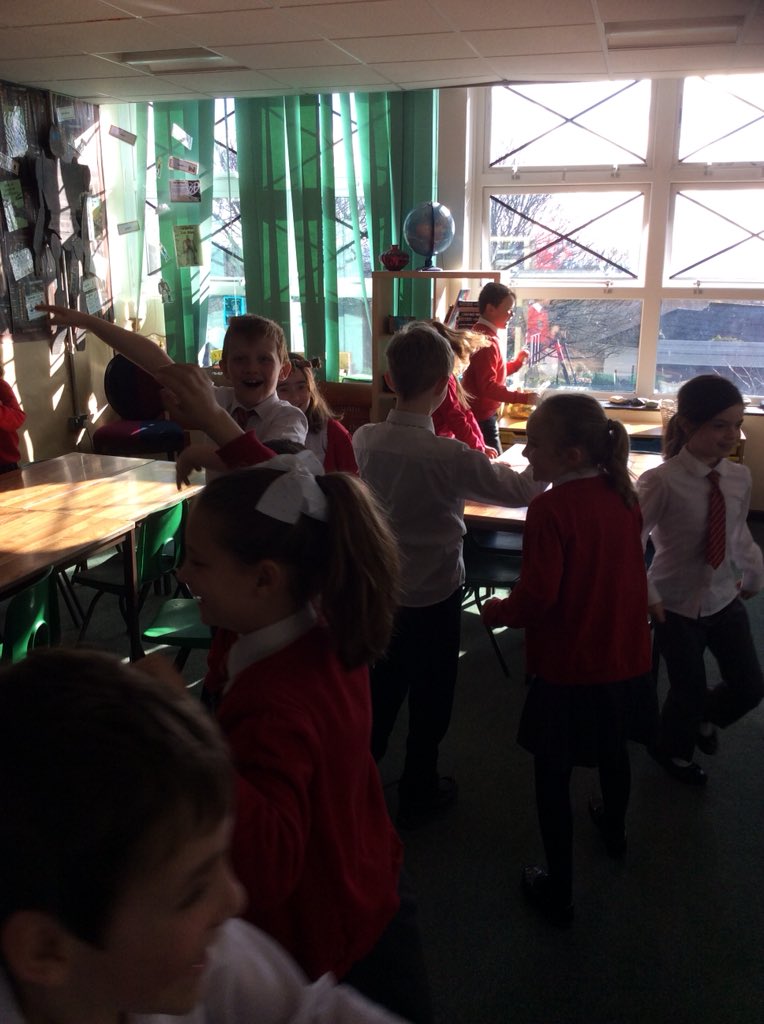 Alvertonrg's tweet photo. Practical particles.  Science and changing states of matter.  @alvertonschool https://t.co/sbQseJzPwR