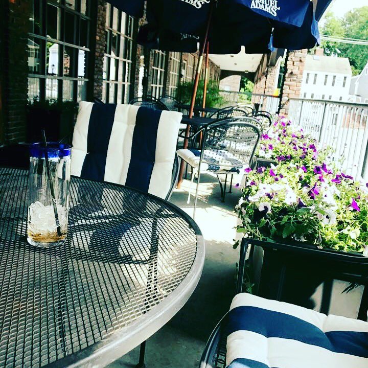 Patio weather!! FINALLY🌴🐢