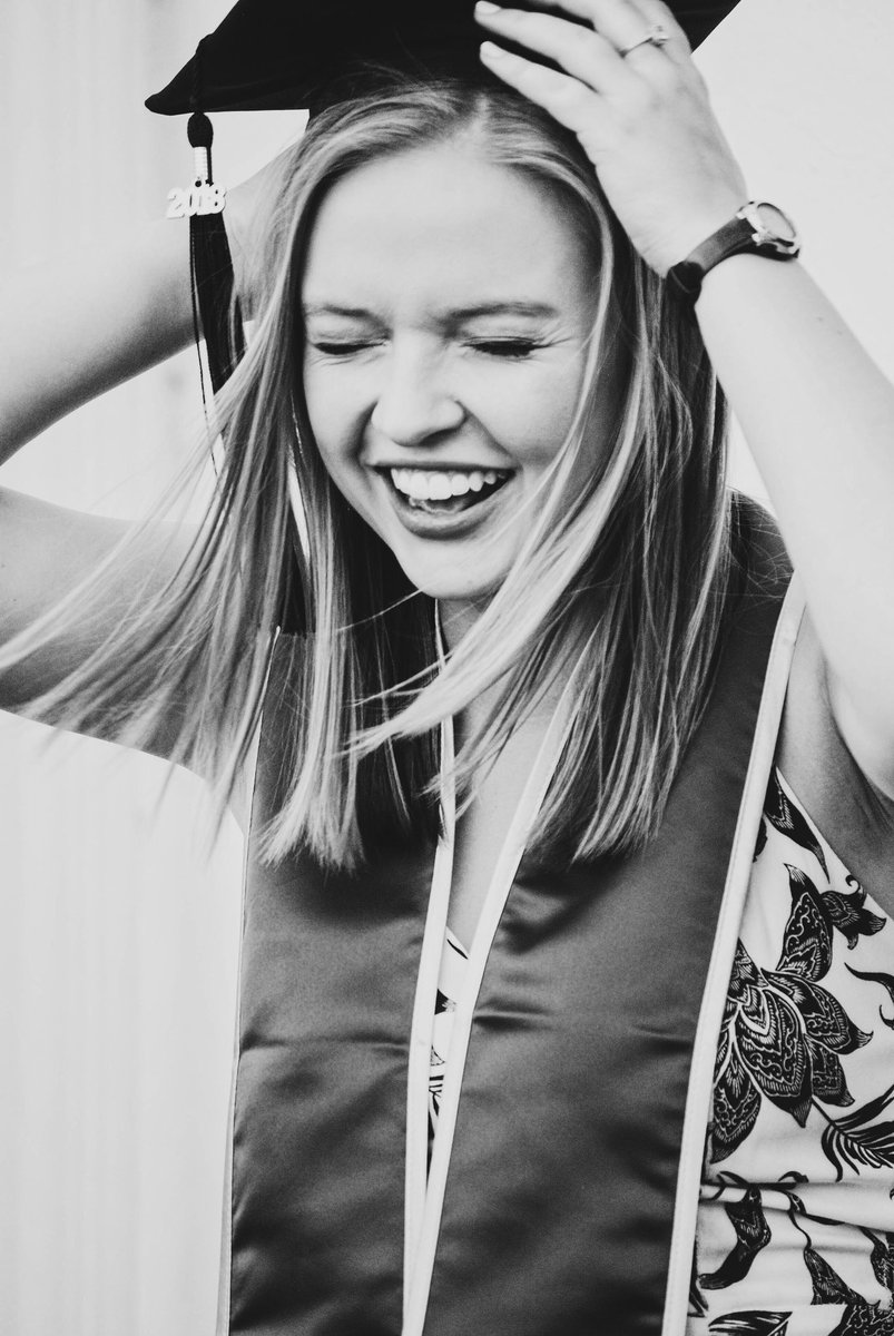SigmaKappaUNG's tweet photo. ≫ ≫ GRADUATION ≫ ≫ almost here!
cheers to the end of an era✨💛 #2018 https://t.co/1b5fgZHU03
