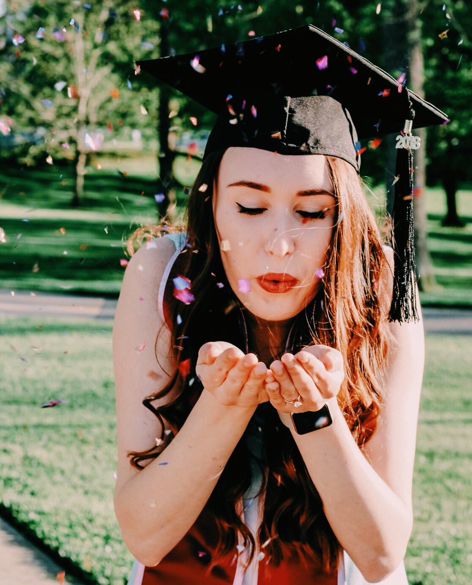 SigmaKappaUNG's tweet photo. ≫ ≫ GRADUATION ≫ ≫ almost here!
cheers to the end of an era✨💛 #2018 https://t.co/1b5fgZHU03