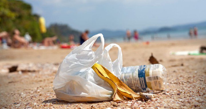 Nowastenet's tweet photo. Stop alle stoviglie di plastica nelle Isole Tremiti! - https://t.co/dkxC3r2W7f https://t.co/5rIE3w6Kyi
