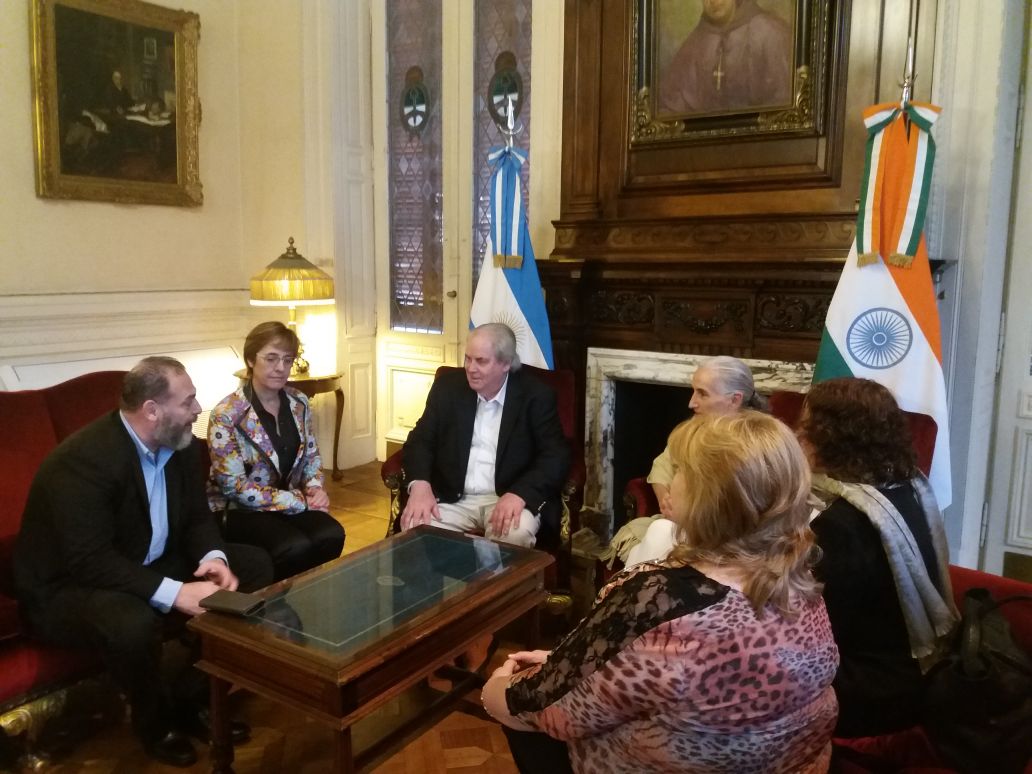 mgwechsler's tweet photo. En el #Congreso, el Grupo Parlamentario de Amistad con India recibió a Ken O´Donnell, fundador y coordinador de @BrahmaKumaris para Sudamérica. https://t.co/DJ2oapWNjm