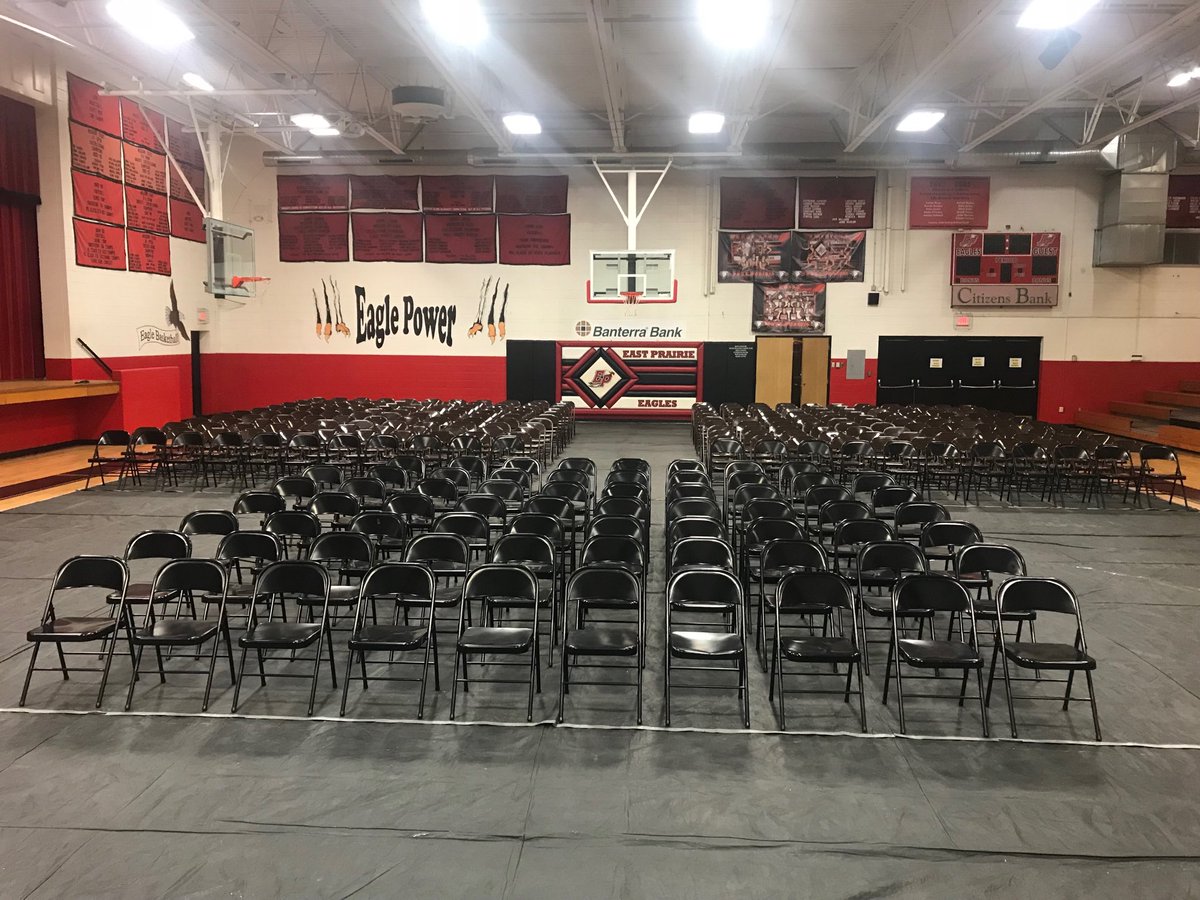 LesliJones804's tweet photo. #Graduation2018 π©πΌβππ¨π»βπsetup is underway. #EPHS is thrilled to have our new bleachers installed and ready to seat 300+ additional guests. Thanks again to #BanterraBank and #EPBoosters for making this possible. #Eaglesnest #flylikeanEPeagle β€οΈπ¦
https://t.co/14F4KCZ1p3