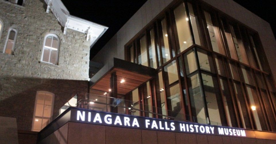 Check out the <a href="/nfmuseums/">Niagara Falls Museum</a>  tonight between 7pm - 9pm for their Mad Science Series: Dry Ice Capades! Ages 6 - 12 #DiscoverON niagarafallsmuseums.ca/events/calendar