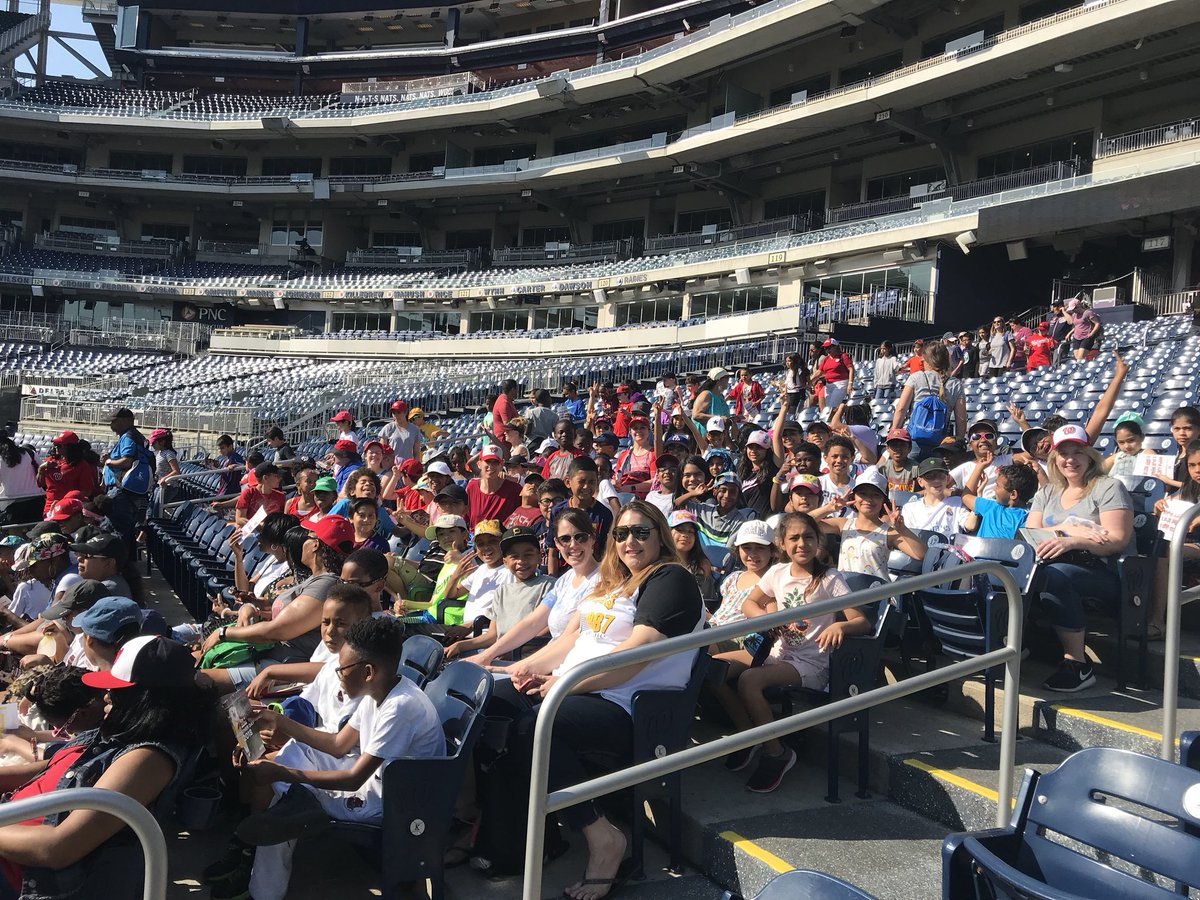 CounselorWillis's tweet photo. What a wonderful experience for our 3rd and 4th graders!  #WeatherDay @Principal_Ennis @GlenHavenReads @GHES_PrinIntern https://t.co/COJ4z5xqni