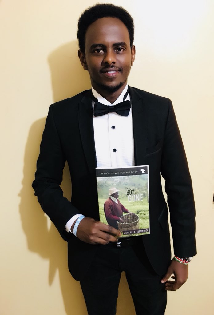 muserabdi's tweet photo. @llhuttenbach ur book makes me so so happy. I’m going to sing your praises 🙌🏻😁and first finish reading it. 😁👍🏻 https://t.co/IJxALS717d
