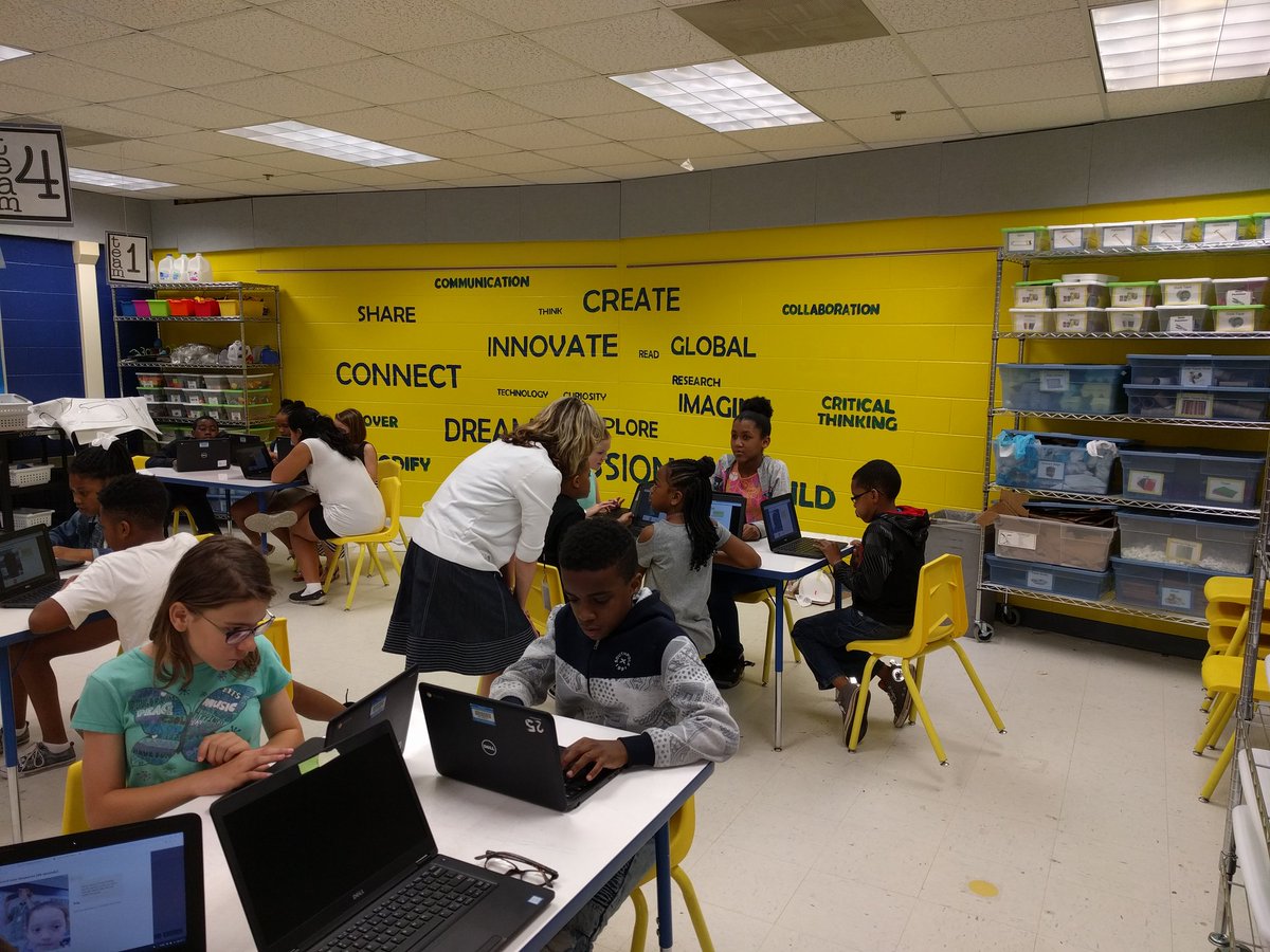 MTobinITRT's tweet photo. @sarahglass03 assisting Ecoff's Friendly Helpers with @Flipgrid @EcoffElementary https://t.co/b8Wk4hqMp1