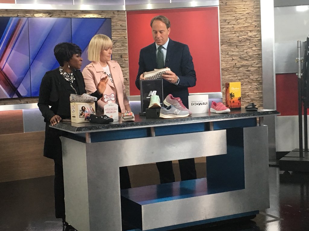 FinishLineNews's tweet photo. That’s a wrap! Be sure to check out these styles at our @FinishLine @Macys shops for the perfect Mother’s Day gift. Thanks for having us, @FOX59 and @Ms_NicoleRenePR! #FOX59Morning https://t.co/0S3N1i7EPq