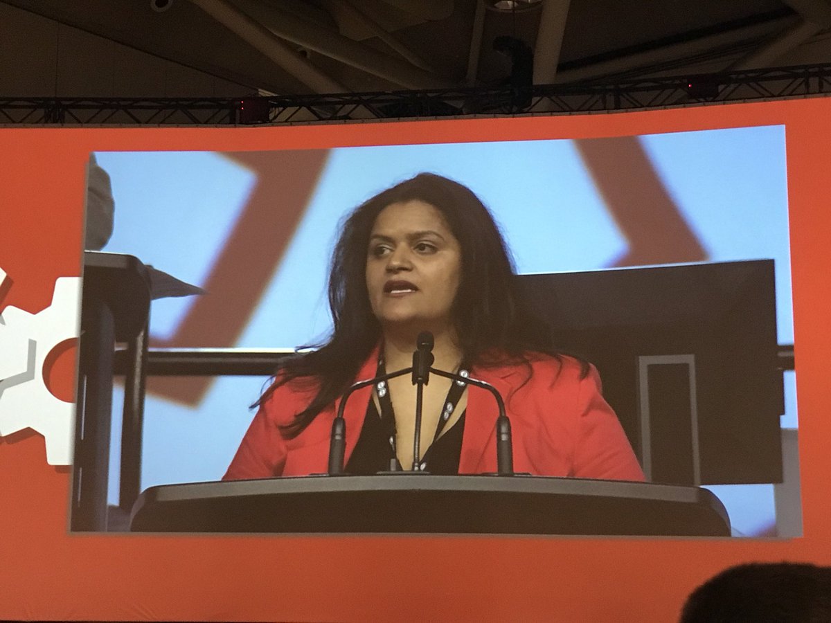 CEIU90113's tweet photo. Welcoming a new National Executive to @psacnat:

National President: @ChrisAylwardVP 
National Vice-President: Magali Picard
A/National Vice-President: @SharonDPSAC 

#PSAC2018 #canlab https://t.co/p9LKdKGsWI